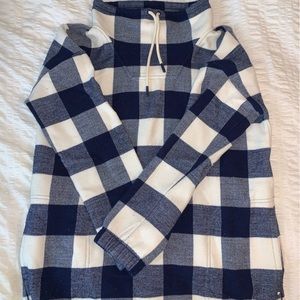 Vineyard Vines sweatshirt